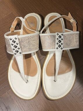 Nurture Elyza White Leather Metallic Studded Sandals Size 9M
